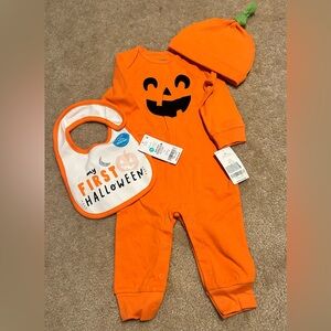 NWT Carter’s Baby Pumpkin Onesie with Bib